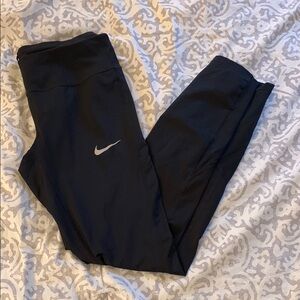 Nike Black Leggings 7/8 with pockets